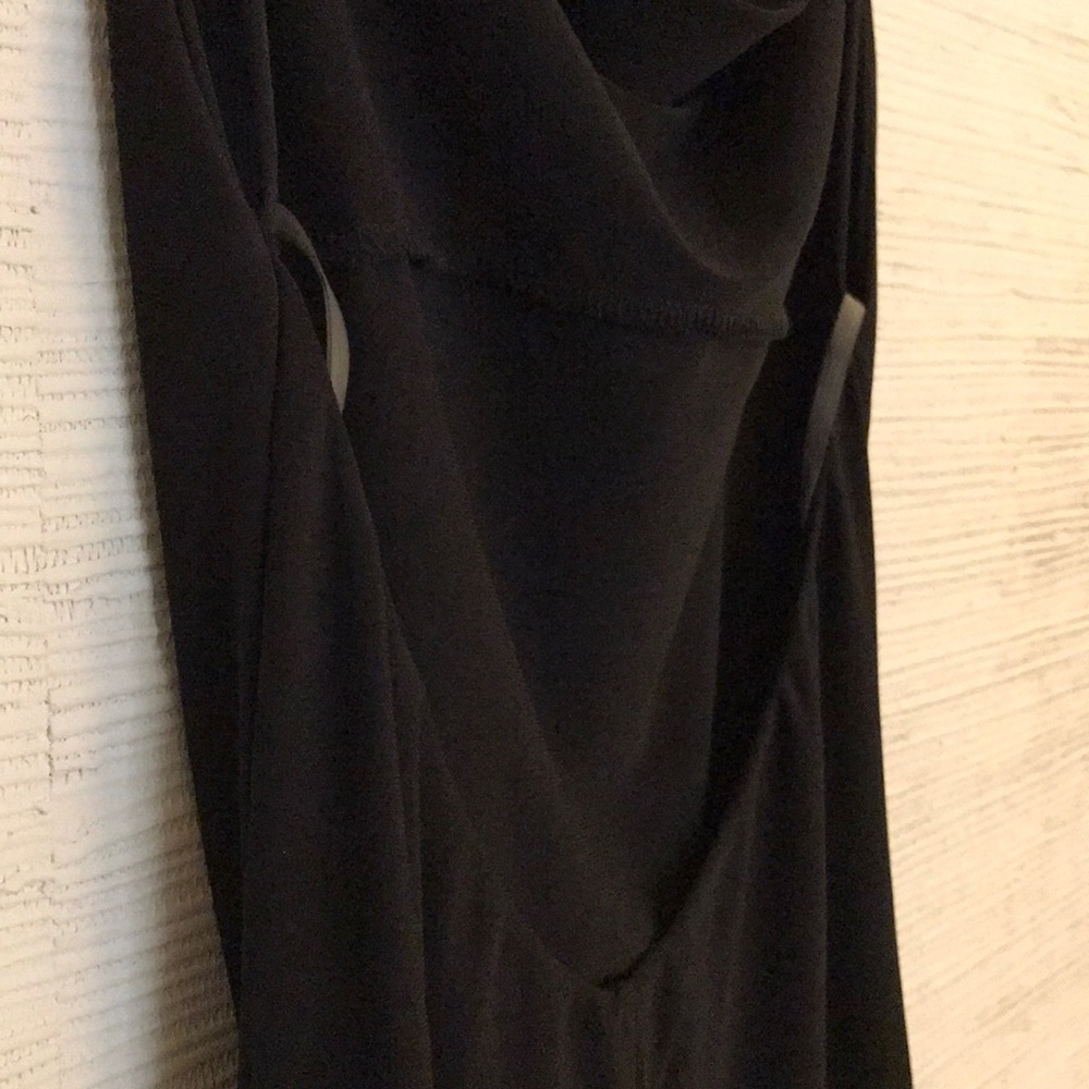 Backless LBD - Picture 6 of 8